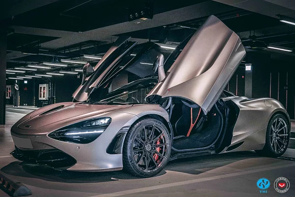 Фото дисков Vossen EVO-2R Черный глянец на McLaren 720S