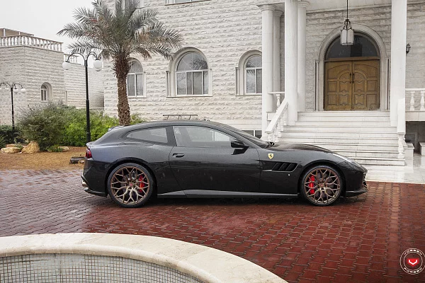 Фото дисков Vossen S17-01 Сатиновая бронза на Ferrari GTC4Lusso