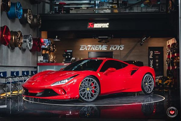 Фото дисков Vossen S17-01 Матовый графит на Ferrari F8