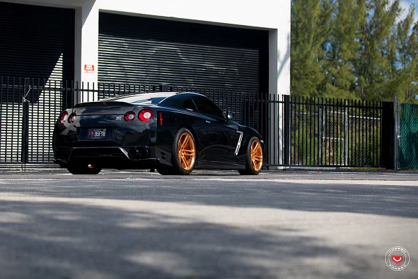 Фото дисков Vossen CG-202 Глянцевая медь на Nissan GT-R