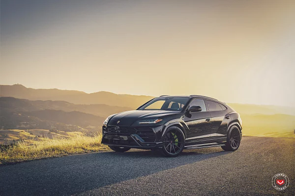 Фото дисков Vossen M-X2 Черный сатин на Lamborghini Urus