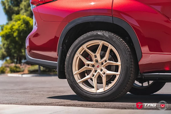 Фото дисков Vossen EVO-4 Сатиновая шампань на Toyota Highlander U70