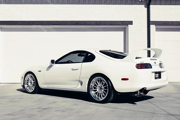 Фото дисков HRE C109 Глянцевый лак на Toyota Supra A80