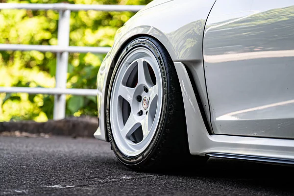 Фото дисков HRE 305 GT Белый глянец на Honda Civic Type R FL5