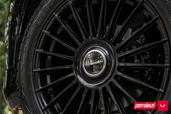 Фото дисков Vossen HF-8 Черный глянец на Lexus LX IV