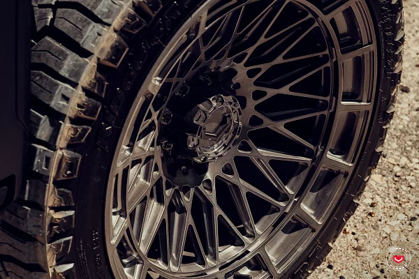Фото дисков Vossen LCX-03 Глянцевый темный лак на GMC Sierra IV