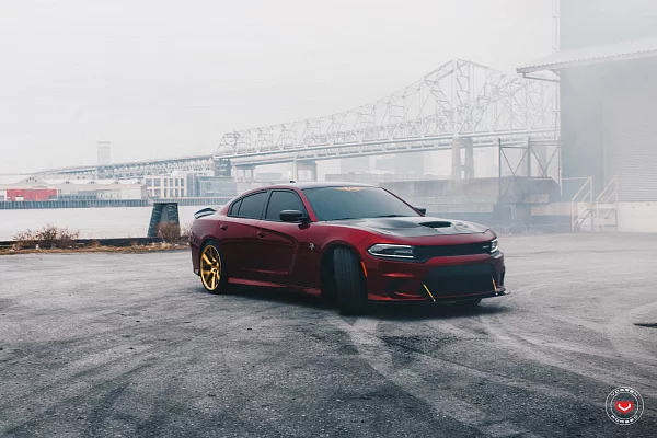 Фото дисков Vossen CG-204 Глянцевое золото на Dodge Charger VII