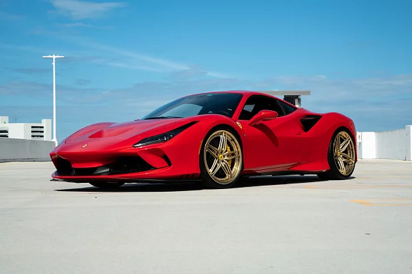 Фото дисков HRE S107SC Глянцевое золото на Ferrari F8