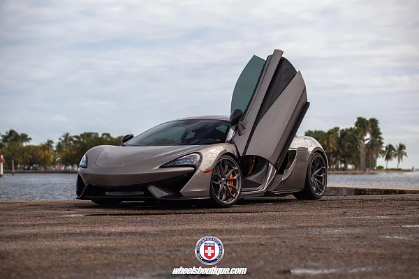 Фото дисков HRE P201 Сатиновый темный лак на McLaren 570S