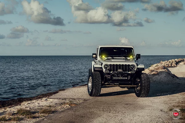 Фото дисков Vossen LCX-01 Глянцевый лак на Jeep Gladiator II (JT)