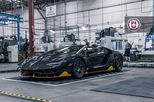Фото дисков HRE 454 GTM Сатиновый темный лак на Lamborghini Centenario