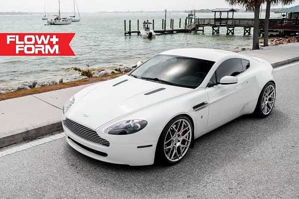 Фото дисков HRE FF01 Серебро на Aston Martin Vantage 3