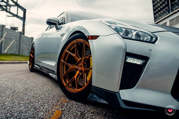 Фото дисков Vossen S21-01 Глянцевая темная медь на Nissan GT-R