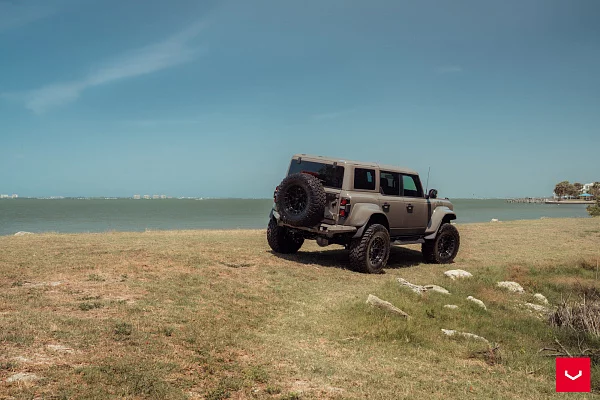 Фото дисков Vossen HFX-1 (6-Lug) Черный сатин на Ford Bronco
