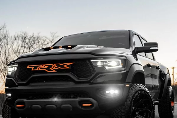 Фото дисков 4PLAY 4P80R Черный глянец на Ram 1500 V