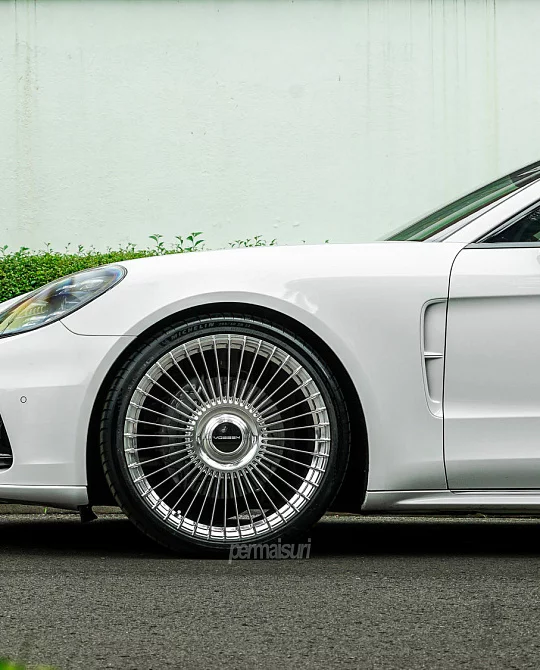 Фото дисков S17-16 Глянцевый лак на Porsche Panamera II