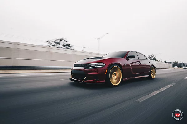 Фото дисков Vossen CG-204 Глянцевое золото на Dodge Charger VII