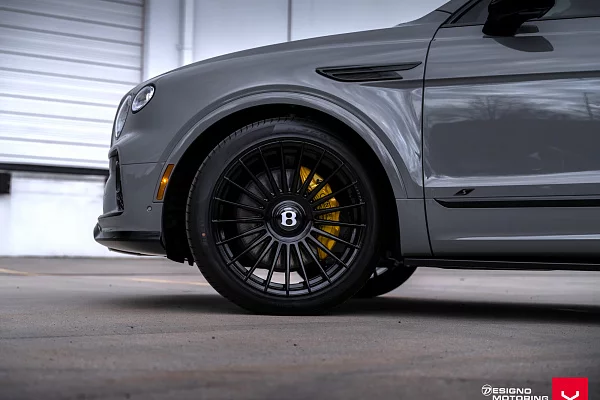Фото дисков Vossen HF-8 Черный глянец на Bentley Bentayga