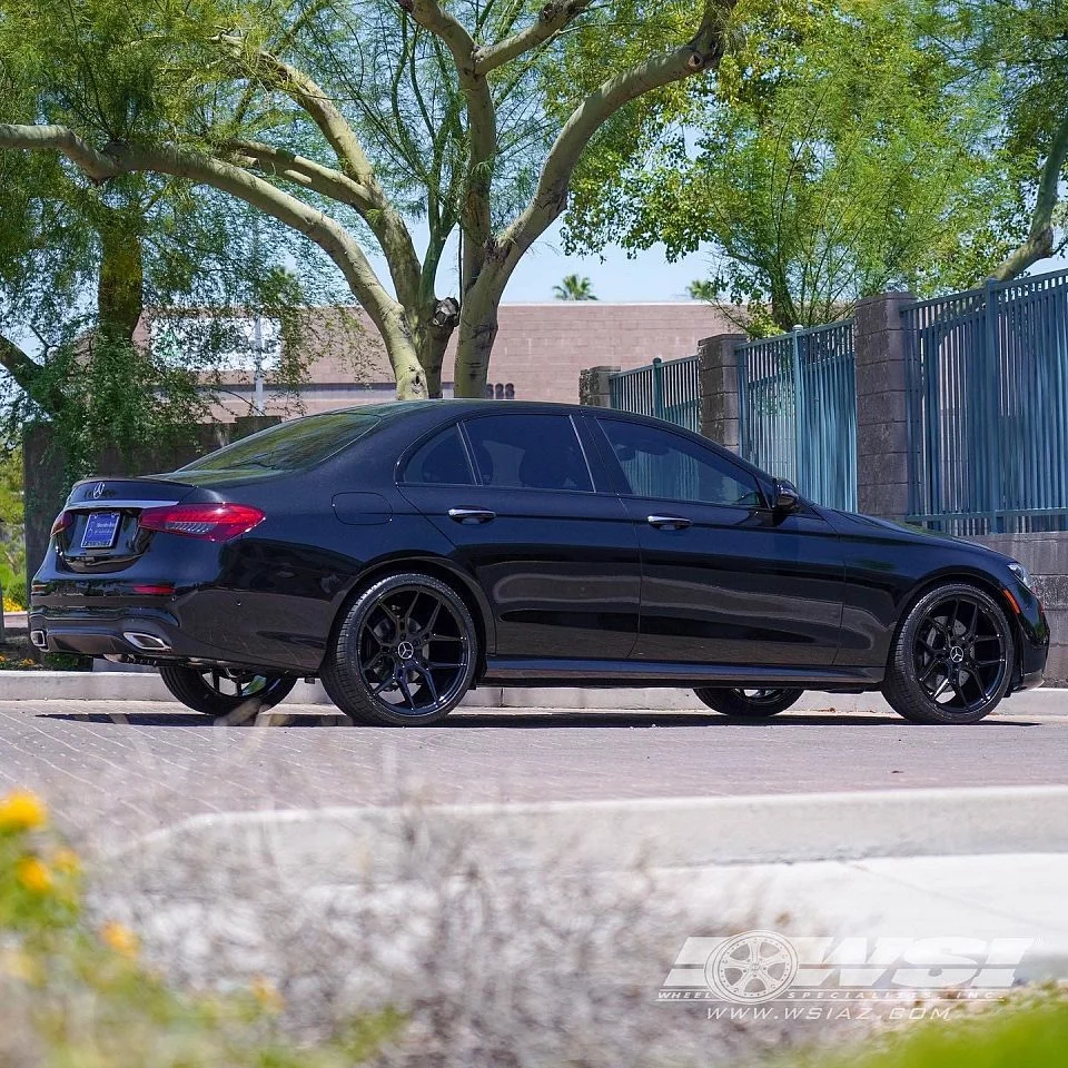 Giovanna Haleb / Mercedes-Benz E-Class (W213, S213, C238)