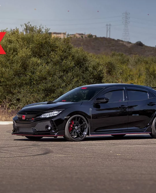 Фото дисков FF04 Черный глянец на Honda Civic Type R FK8