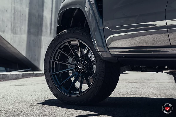 Фото дисков Vossen VFX-01 Черный глянец на Ram 1500 V