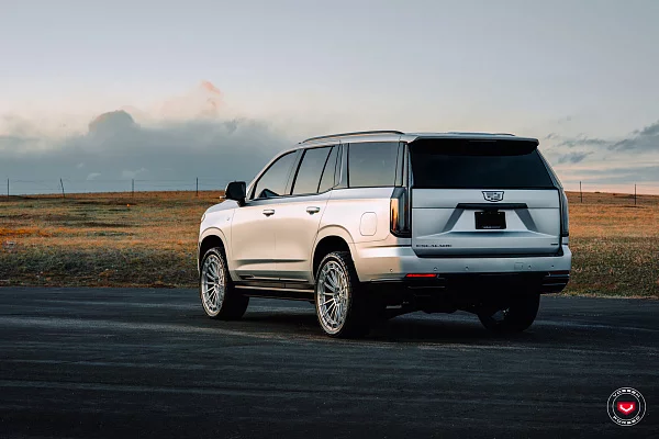 Фото дисков Vossen LCX-01 Глянцевый лак на Cadillac Escalade V