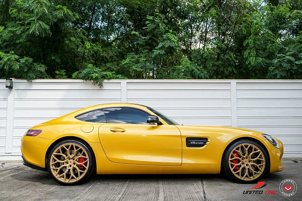 Фото дисков Vossen S17-01 Сатиновое золото на Mercedes-Benz AMG GT I
