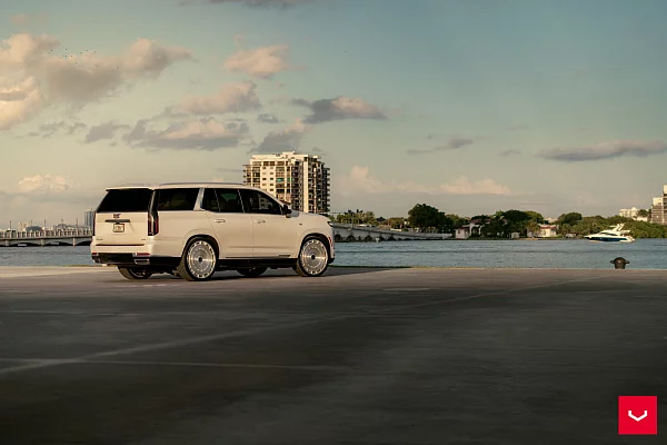 Фото дисков Vossen HF-9 Глянцевый лак на Cadillac Escalade V