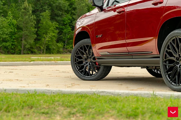 Фото дисков Vossen HF6-3 Черный глянец на Cadillac Escalade V