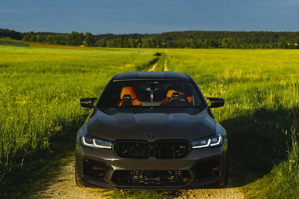 Фото дисков Brixton Forged R11-R Сатиновое темное золото на BMW 5/M5 (G30/F90)