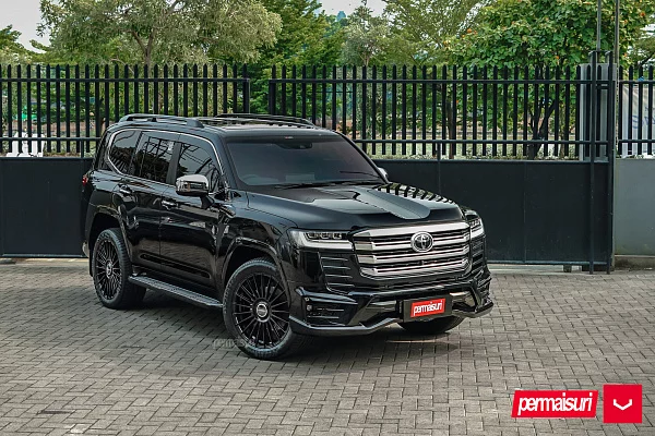 Фото дисков Vossen HF-8 Черный глянец на Toyota Land Cruiser 300