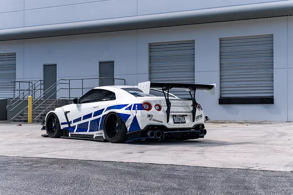 Nissan GT-R