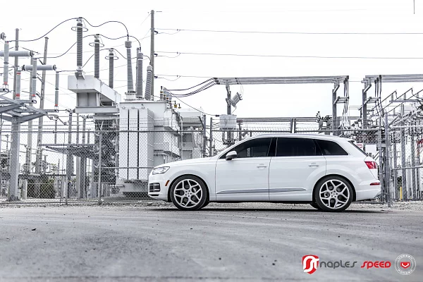 Фото дисков Vossen CG-205 Серебро на Audi Q7 (4M)