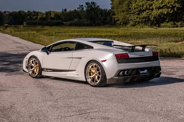 Фото дисков HRE S101 Глянцевое золото на Lamborghini Gallardo