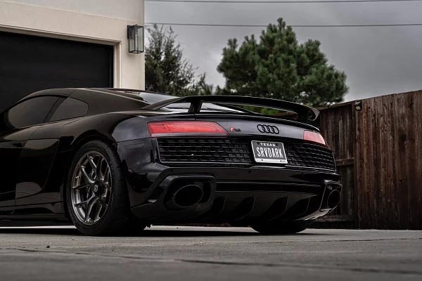 Фото дисков HRE R101 Lightweight Глянцевый темный лак на Audi R8 (4S)
