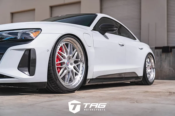 Фото дисков HRE 540C Глянцевый лак на Audi E-tron GT