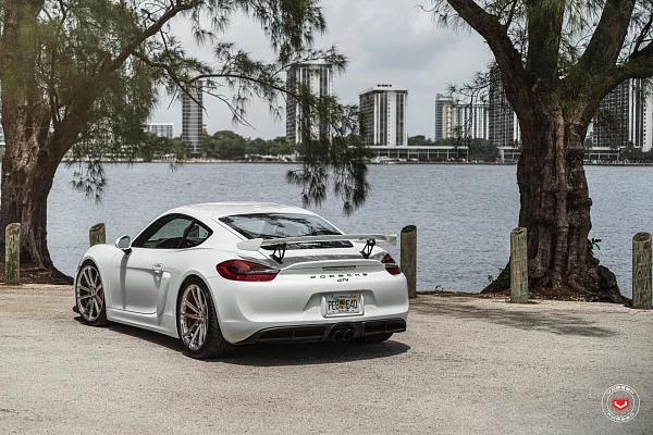 Фото дисков Vossen CG-203 Глянцевый лак на Porsche Cayman II