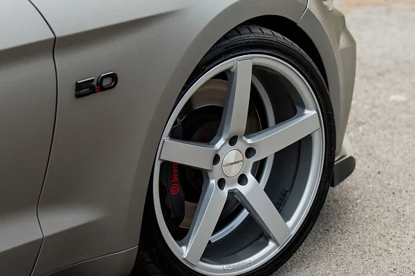 Фото дисков Vossen CV3 Серебро на Ford Mustang VI