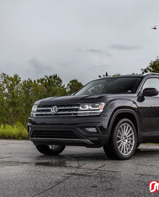 Фото дисков VFS-2 Серебро на Volkswagen Atlas