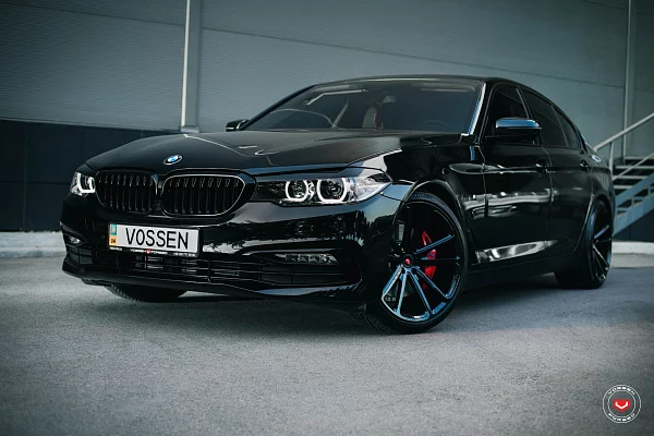 Фото дисков Vossen CG-203 Черный глянец на BMW 5/M5 (G30/F90)