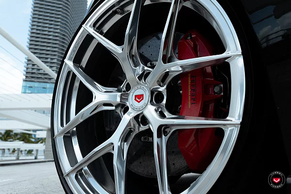 Фото дисков Vossen S21-01 Полированный лак на Ferrari GTC4Lusso