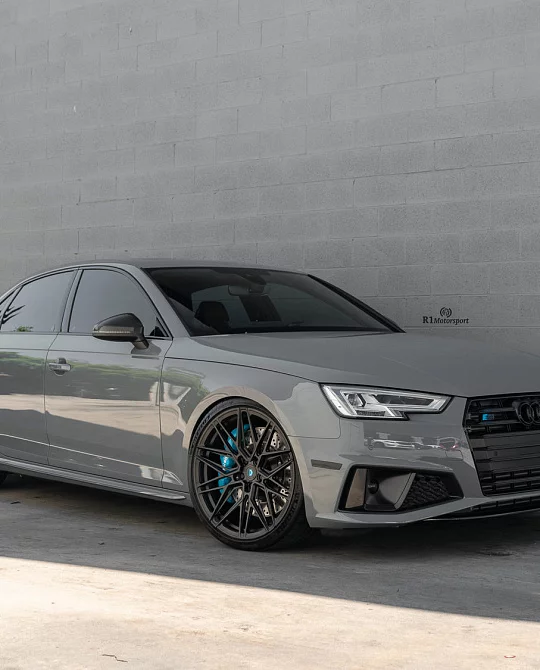 Фото дисков EVO-5R Глянцевый лак на Audi A/S/RS 4 (B9)