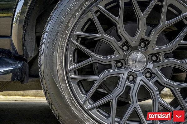 Фото дисков Vossen HF6-3 Сатиновый графит на Toyota Fortuner II