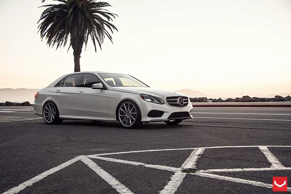 Фото дисков Vossen CVT Серебро на Mercedes-Benz E-Class (W212, S212, C207)