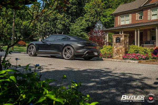 Фото дисков Vossen EVO-1 Глянцевый темный лак на Porsche Taycan I