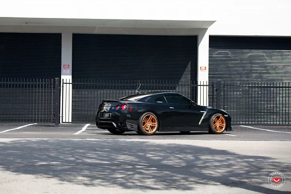 Фото дисков Vossen CG-202 Глянцевая медь на Nissan GT-R