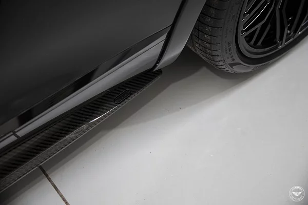 Фото дисков Vossen UV-1 Черный глянец на Bentley Continental GT III