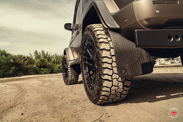 Фото дисков Vossen LC3-01 Черный глянец на Mercedes-Benz G-Class III