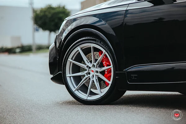 Фото дисков Vossen EVO-2R Глянцевый лак на Audi Q7 (4M)