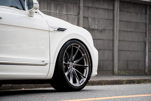 Фото дисков HRE P204 Сатиновый тонированный лак на Bentley Bentayga